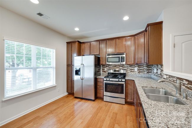 1430 Harpers Inlet Dr, Townhouse with 3 bedrooms, 3 bathrooms and null parking in Clover SC | Image 4