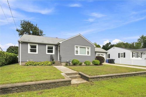 26 Alan Ave, Cumberland, RI, 02864-6525 | Card Image