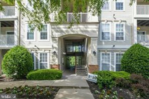 13d-18701 Sparkling Water Dr, GERMANTOWN, MD, 20874-2144 | Card Image