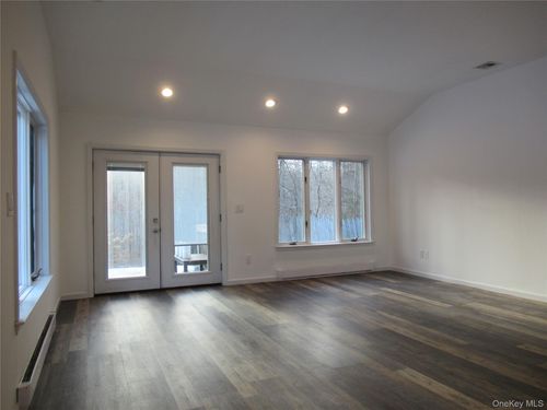 49 Lakeview Dr, Pawling, NY, 12564-2325 | Card Image