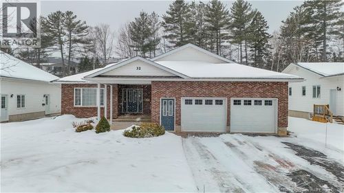 32 Barbara Crt, Fredericton, NB, E3B7G6 | Card Image