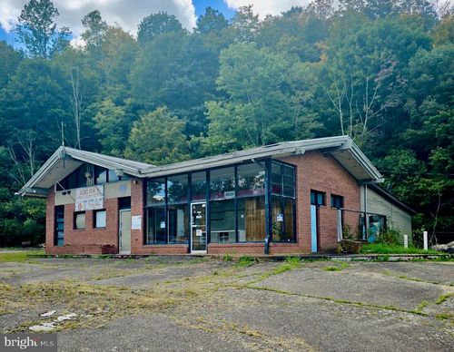 940 Powerhouse Rd, White Haven, PA, 18661-3301 | Card Image