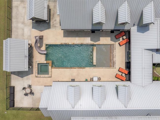 17042 State Highway 21 E, Home with 7 bedrooms, 9 bathrooms and 3 parking in Grapeland TX | Image 35