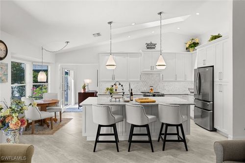 945 Moon Lake Dr, NAPLES, FL, 34104-6604 | Card Image