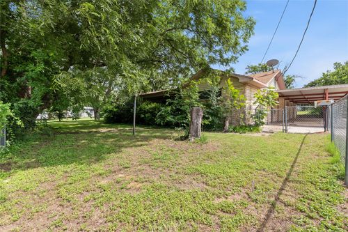 500 E Ham Ave, De Leon, TX, 76444-2226 | Card Image