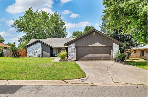 608 Sw 25th Pl, El Reno, OK, 73036-5826 | Card Image