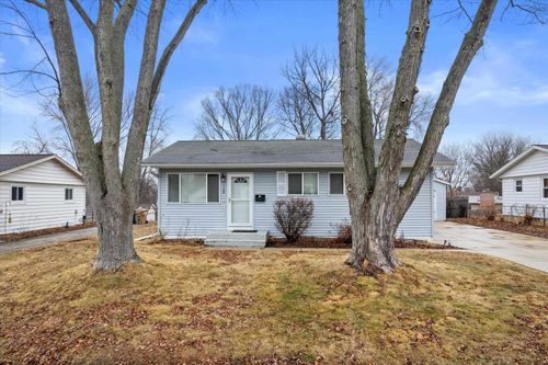718 Nancy Ln, Madison, WI, 53704-1304 | Card Image