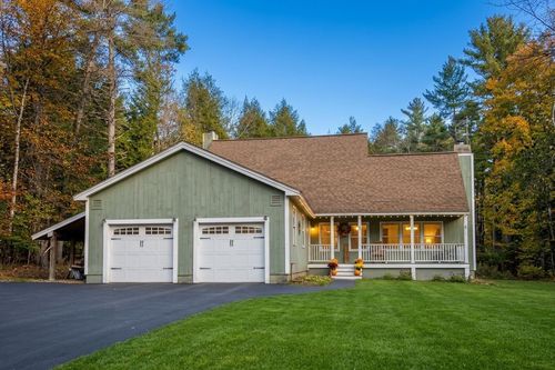 93 Apple Lane, Hartford, VT, 05001 | Card Image