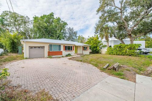6213 Sanders Dr, TAMPA, FL, 33611-5011 | Card Image