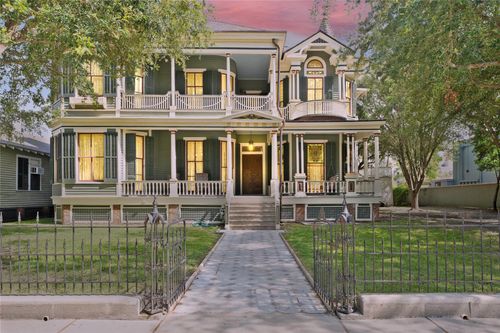 1116 Church St, Galveston, TX, 77550-5062 | Card Image