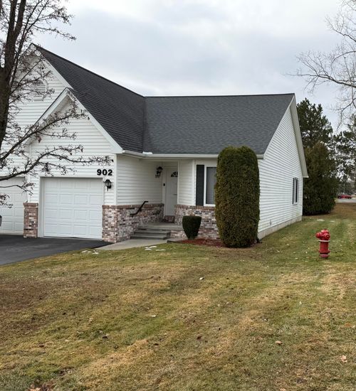 902 Lighthouse Dr, Marysville, MI, 48040-2064 | Card Image