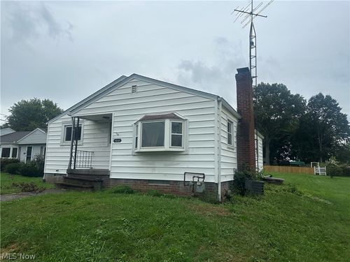 4244 Paumier Ave, Louisville, OH, 44641-9423 | Card Image