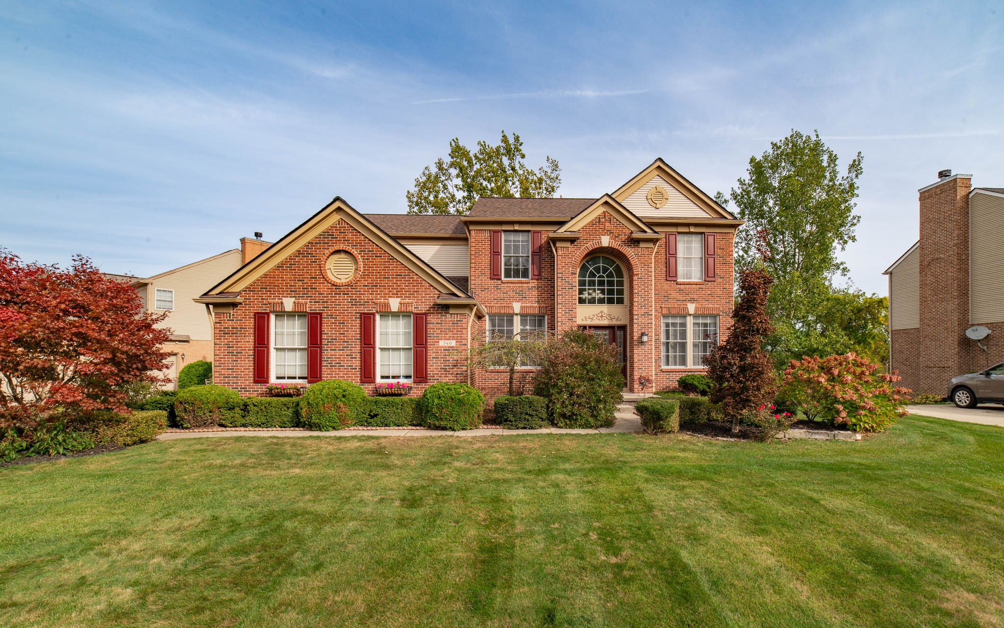 Hampton Woods Ln, Lake Orion, MI 48360