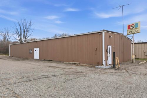 1414 Armstrong Rd, Warsaw, IN, 46580-2420 | Card Image