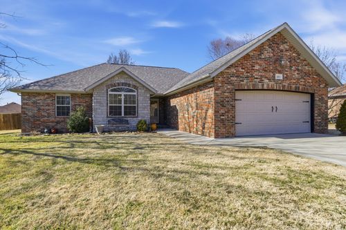 605 Glen Oaks Cir, Nixa, MO, 65714-8371 | Card Image