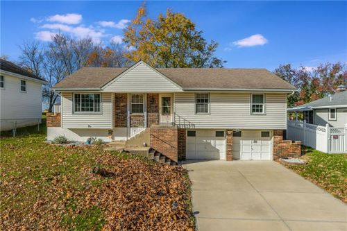 1210 Sw Walnut Street, Lee's Summit, MO, 64081 | Card Image