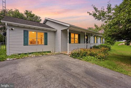 86 Spur Rd, Martinsburg, WV, 25404-7122 | Card Image