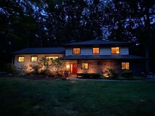 1-1 Cyr Cir, Andover, MA, 01810-2922 | Card Image