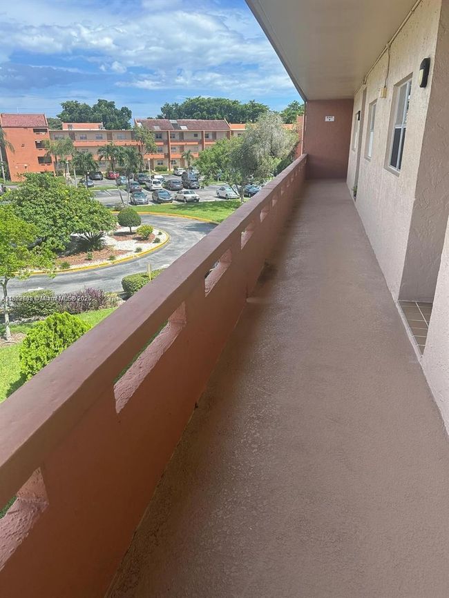 APT-302 - 8834 W Mcnab Rd, Condo with 2 bedrooms, 2 bathrooms and null parking in Tamarac FL | Image 4