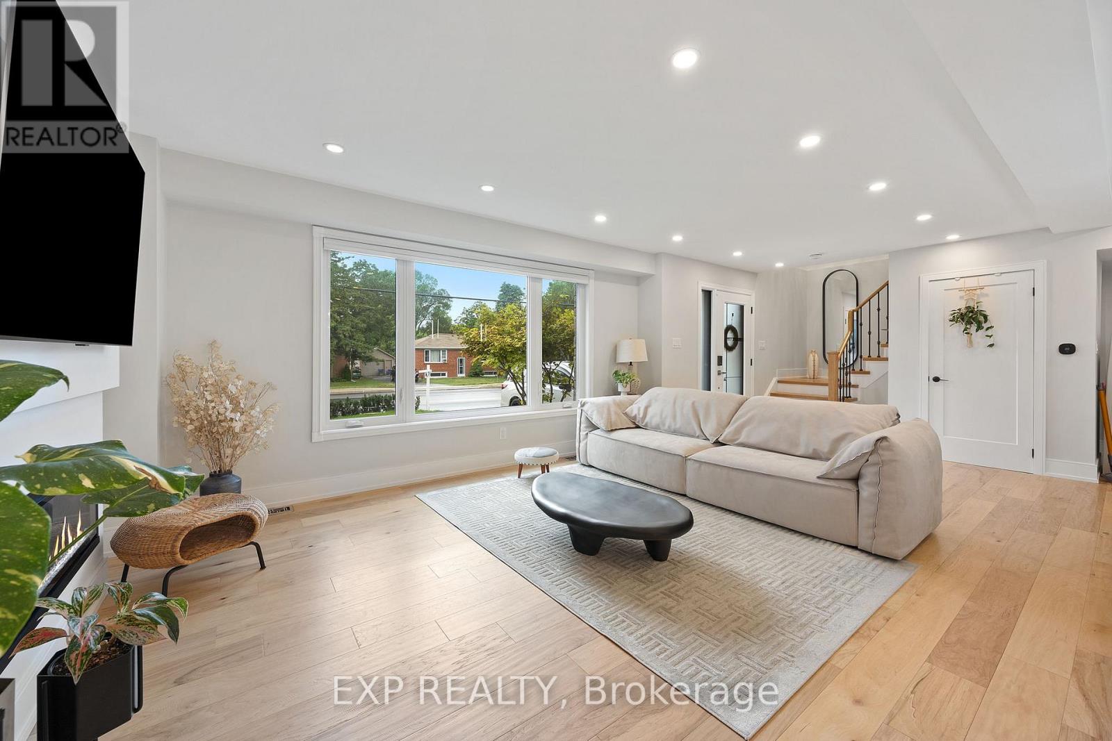 Residential in Whitchurch-Stouffville (Stouffville) 5