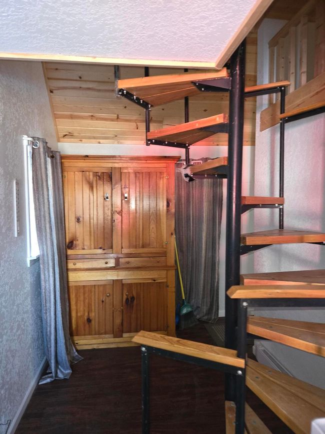 Entryway | Image 19