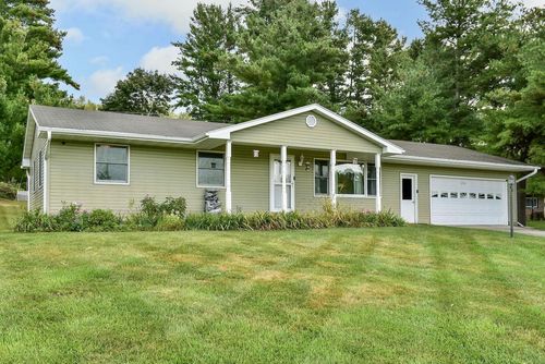 1244 Fountain St, Fountain City, WI, 54629-8234 | Card Image