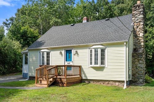 42 Pine Swamp Rd, Cumberland, RI, 02864-1002 | Card Image