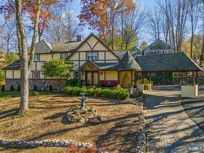 304 Saddle River Road, Home with 4 bedrooms, 4 bathrooms and null parking in Upper Saddle River NJ | Image 1