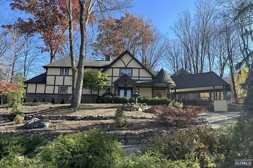 304 Saddle River Road, Upper Saddle River, NJ, 07458 | Card Image