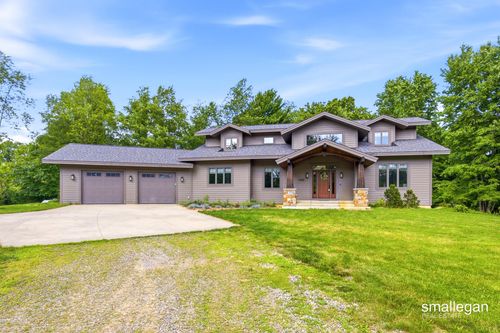 10156 Love Rd, Bellevue, MI, 49021-8215 | Card Image