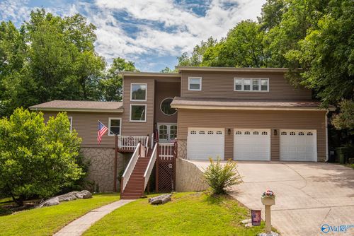 1696 Shady Cove Cir Se, Huntsville, AL, 35802-2752 | Card Image