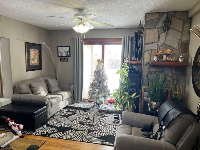 131 2 Avenue N, House other with 4 bedrooms, 2 bathrooms and 4 parking in Vulcan AB | Image 6