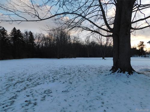 2050 E Frances Rd, Clio, MI, 48420-9724 | Card Image