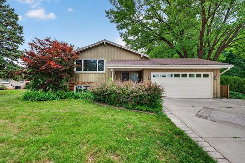 1711 W Clayton Crest Avenue, MILWAUKEE, WI, 53221 | Card Image