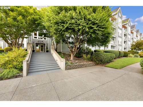 330-520 Se Columbia River Dr, Vancouver, WA, 98661-8031 | Card Image