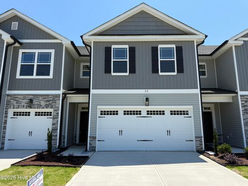 32 Joyner Park Dr, Rocky Mount, NC, 27803-1365 | Card Image