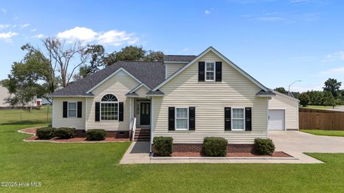 103 Poplar Knoll Rd, Pikeville, NC, 27863-9532 | Card Image