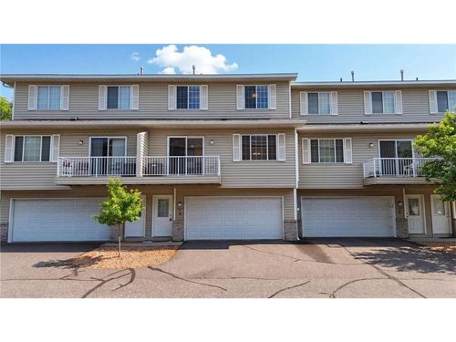 1587 County Road D, Maplewood, MN, 55109 | Card Image