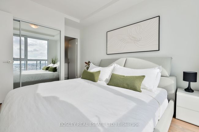 2109 - 1461 Lawrence Ave W, Condo with 3 bedrooms, 3 bathrooms and null parking in Toronto ON | Image 25
