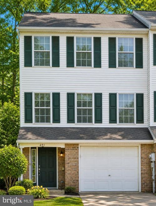691 Rockwood Dr, ELIZABETHTOWN, PA, 17022-1263 | Card Image