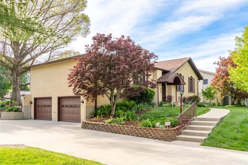 3806 Saint Andrews Dr, Fairborn, OH, 45324-9718 | Card Image