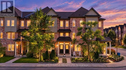 3 De Jong St, Scarborough, ON, M1P0C1 | Card Image