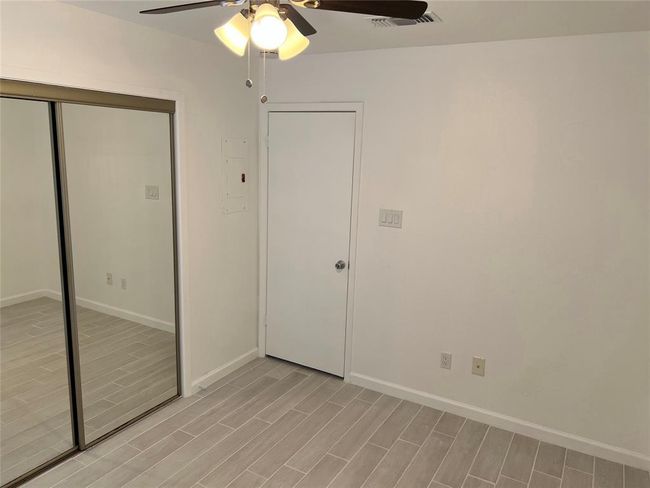 Bedroom - Closet w/Mirror Doors | Image 8