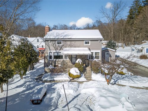 1718 E Main St, Mohegan Lake, NY, 10547-1329 | Card Image