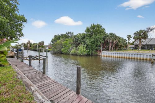 320 Ne Surfside Ave, Port St. Lucie, FL, 34983-1244 | Card Image