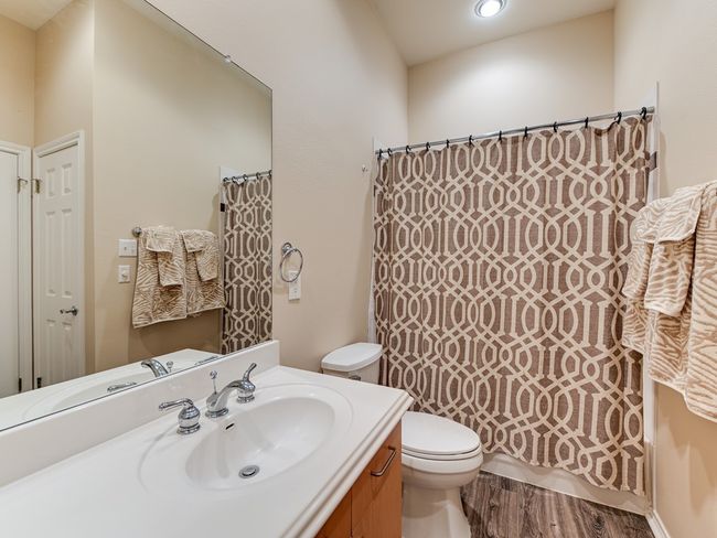 Second bathroom | Image 11