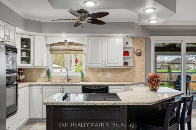 1920 Landry St, House other with 3 bedrooms, 3 bathrooms and 9 parking in Clarence Creek ON | Image 12