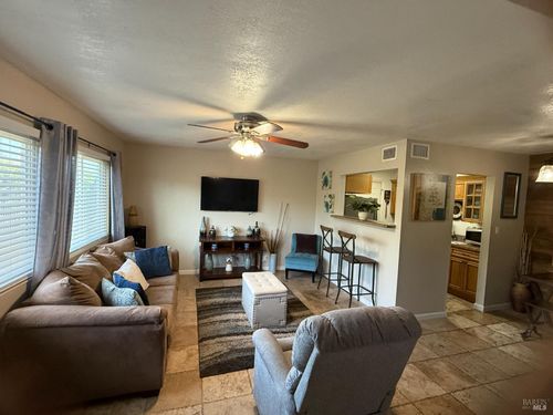 apt-2-100 Del Rio Ct, Vacaville, CA, 95687-4810 | Card Image