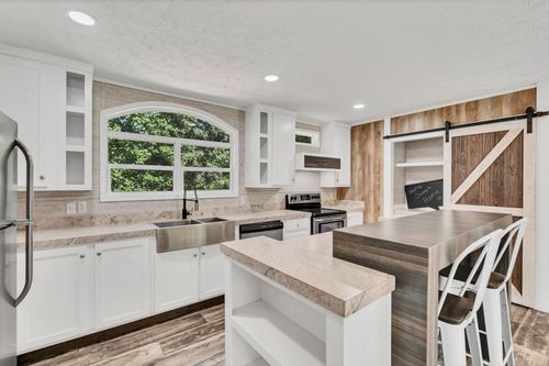 1012 Walnut Dr, Ashland City, TN, 37015-5103 | Card Image