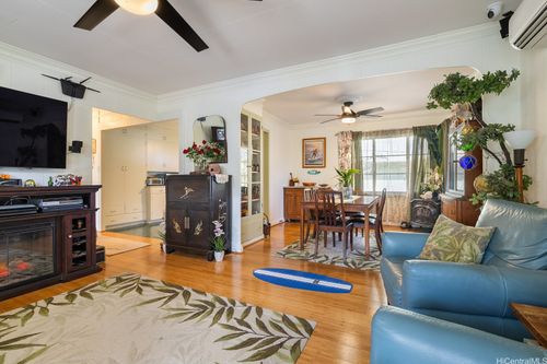 1058 Green St, Honolulu, HI, 96822-5912 | Card Image